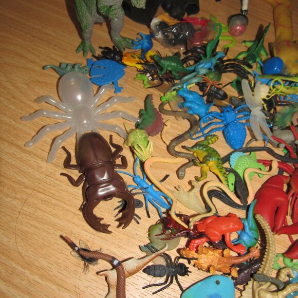 140+ Plastic Animal Figures Dinosaurs Jungle Sea Creatures Insects Spiders Mix - Picture 2 of 5